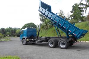 Caçambas Basculantes Especiais Caçambas Basculantes Especiais