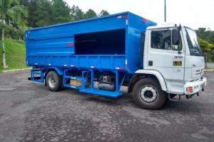 CARROCERIA FECHADA PARA TRANSPORTE DE OSSO CARROCERIA FECHADA PARA TRANSPORTE DE OSSO