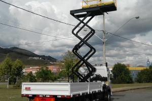 Plataforma Pantográfica (Deslocamento Lateral) Plataforma Pantográfica (Deslocamento Lateral)